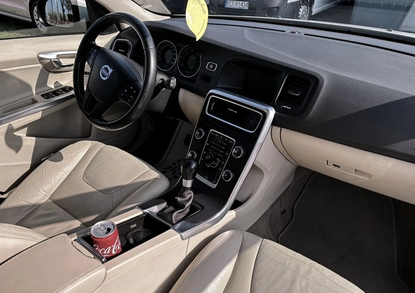 Volvo V60 cena 32990 przebieg: 202000, rok produkcji 2011 z Czarnków małe 56